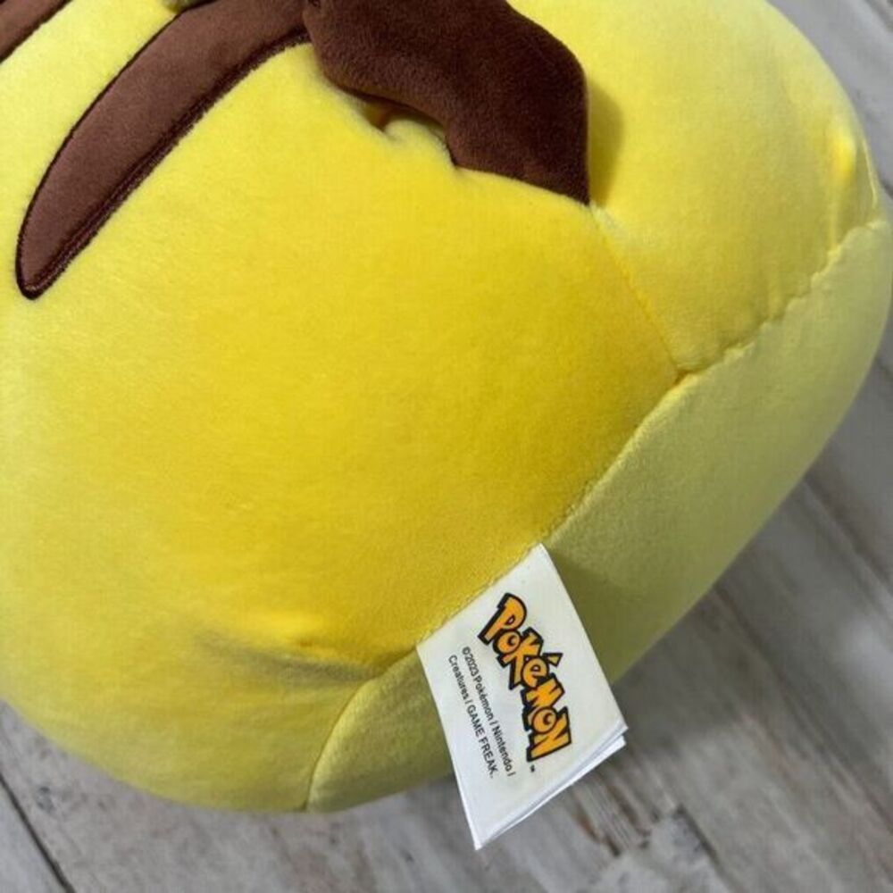 Pokémon Pikachu Squishmallows 10" Plush - Picture 3 of 8